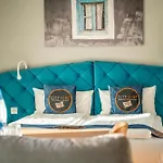 Boardinghouse - Living
