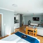 Boardinghouse - Living מלון דירות