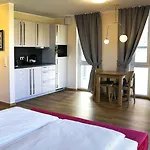 Boardinghouse - Living מלון דירות בילפלד