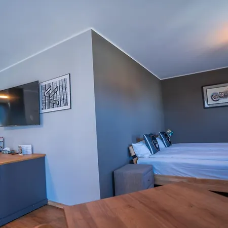 Boardinghouse - Living 4*