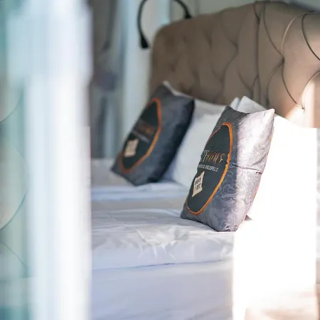 Boardinghouse 公寓式酒店 4*