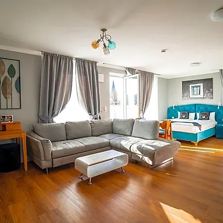 Boardinghouse - Living