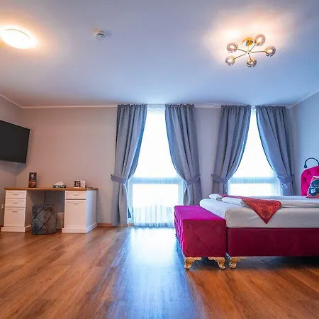 Boardinghouse Living 4*